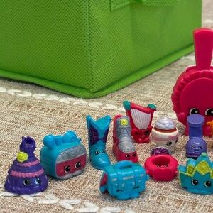 Shopkins Miniature Toy Set - Pink, Blue, Green